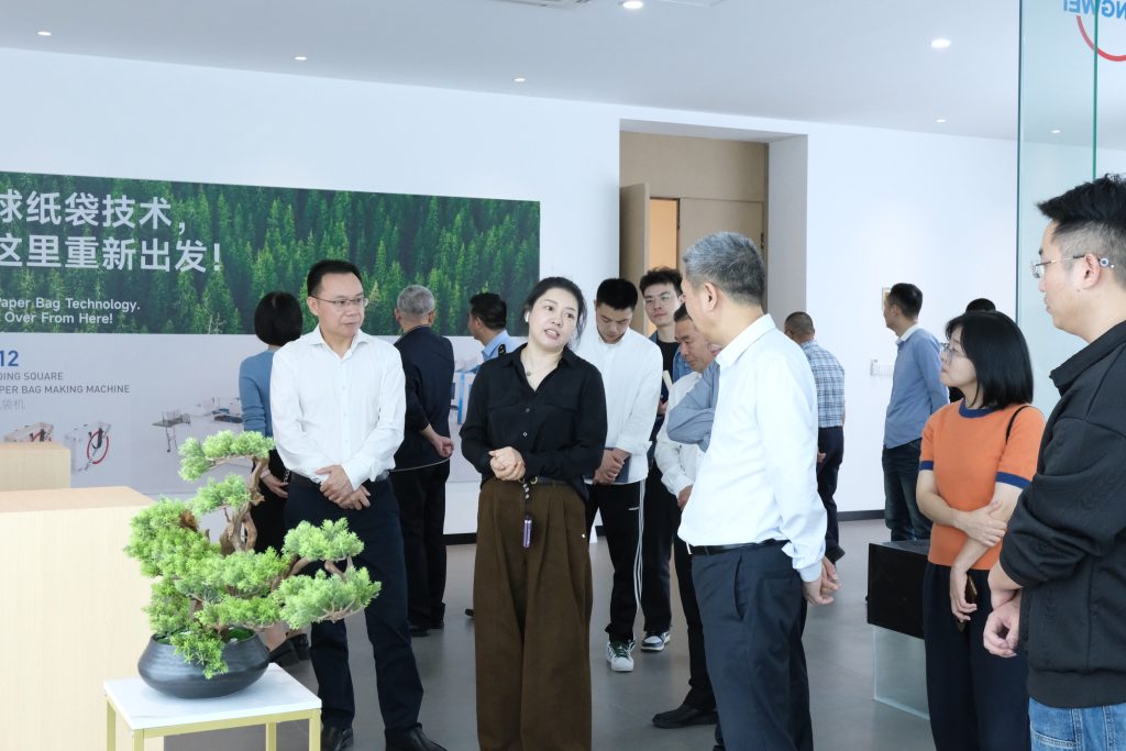 為知識產權培育保駕護航——市人大主任應希克一行調研浙江正威機械有限公司